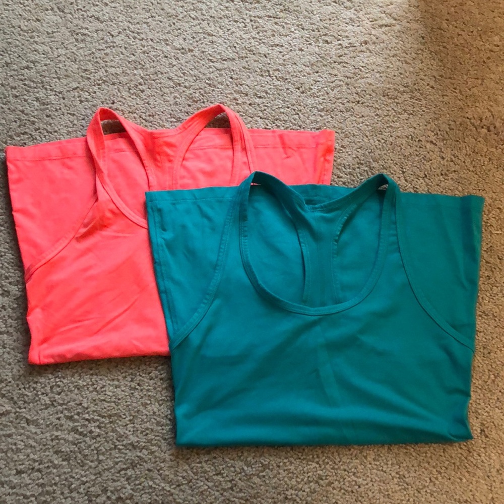 Nike tank top bundle size small
